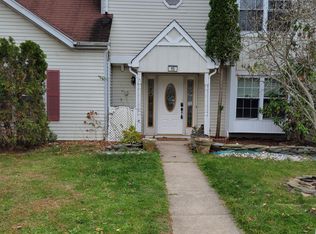 15 Van Pelt Ct, East Brunswick, NJ 08816