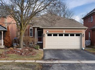 165 Clearmeadow Blvd, Newmarket, ON L3X2E4