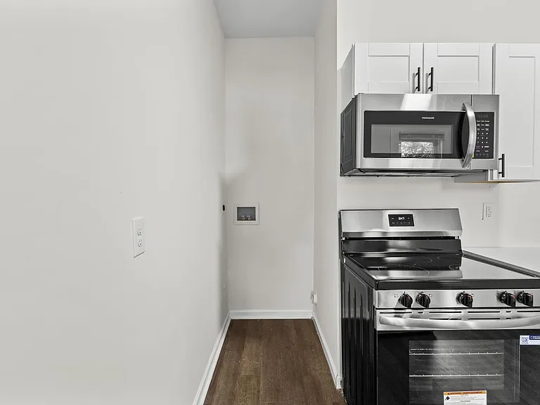 1339 Mooberry St — Photo 7