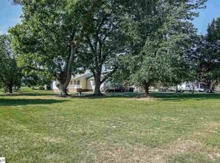 25 Pecan Ln, Fountain Inn, SC 29644