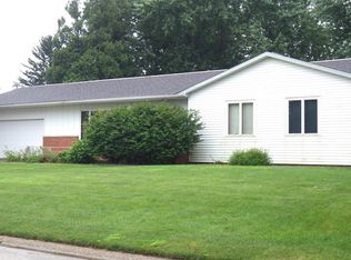 551 Lake Dr, Woodhull, IL 61490