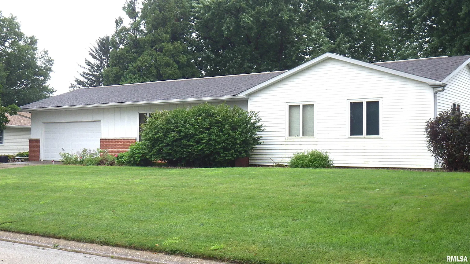 551 Lake Dr photo 1