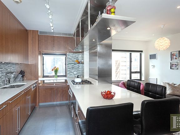 5th image of 425 E 58th St APT 22A