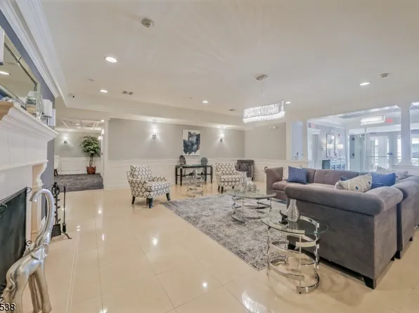 2206 Wickham Ter, Clifton City, NJ 07013
