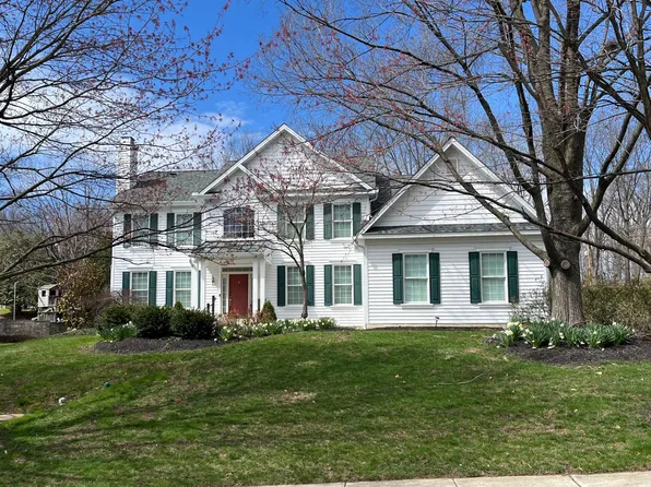 1303 Stonegate Dr, Downingtown, PA 19335