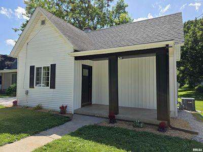 305 S Adams St, Athens, IL, 62613