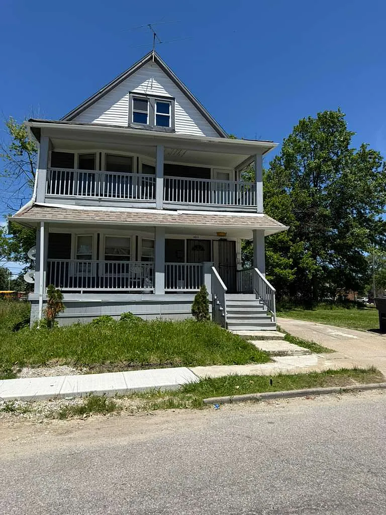 2 bed, 1015 sqft, $950 — Photo 2