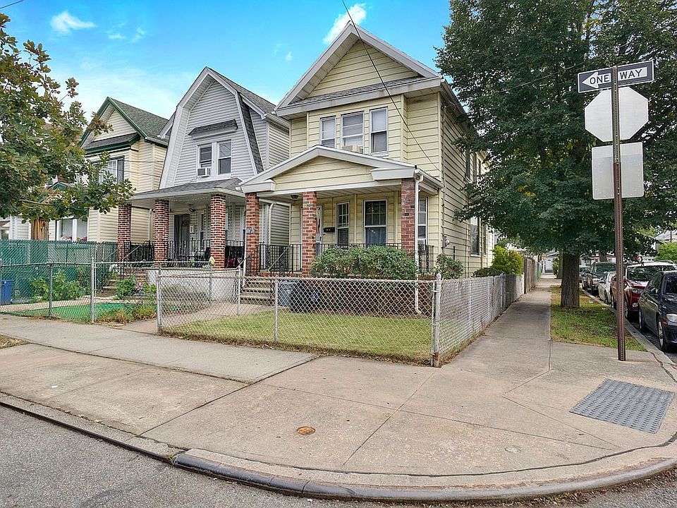 1st image of 10426 92nd Ave