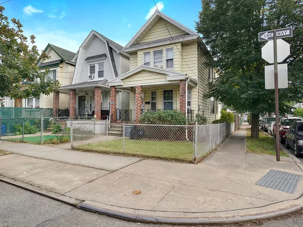 10426 92nd Ave, Richmond Hill, NY 11418