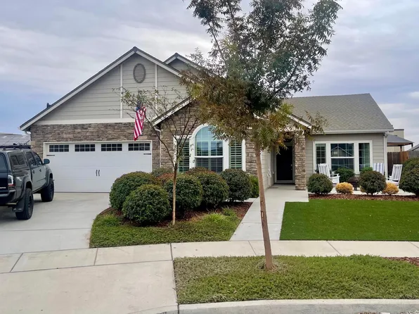 2255 W Queens Way, Hanford, CA 93230