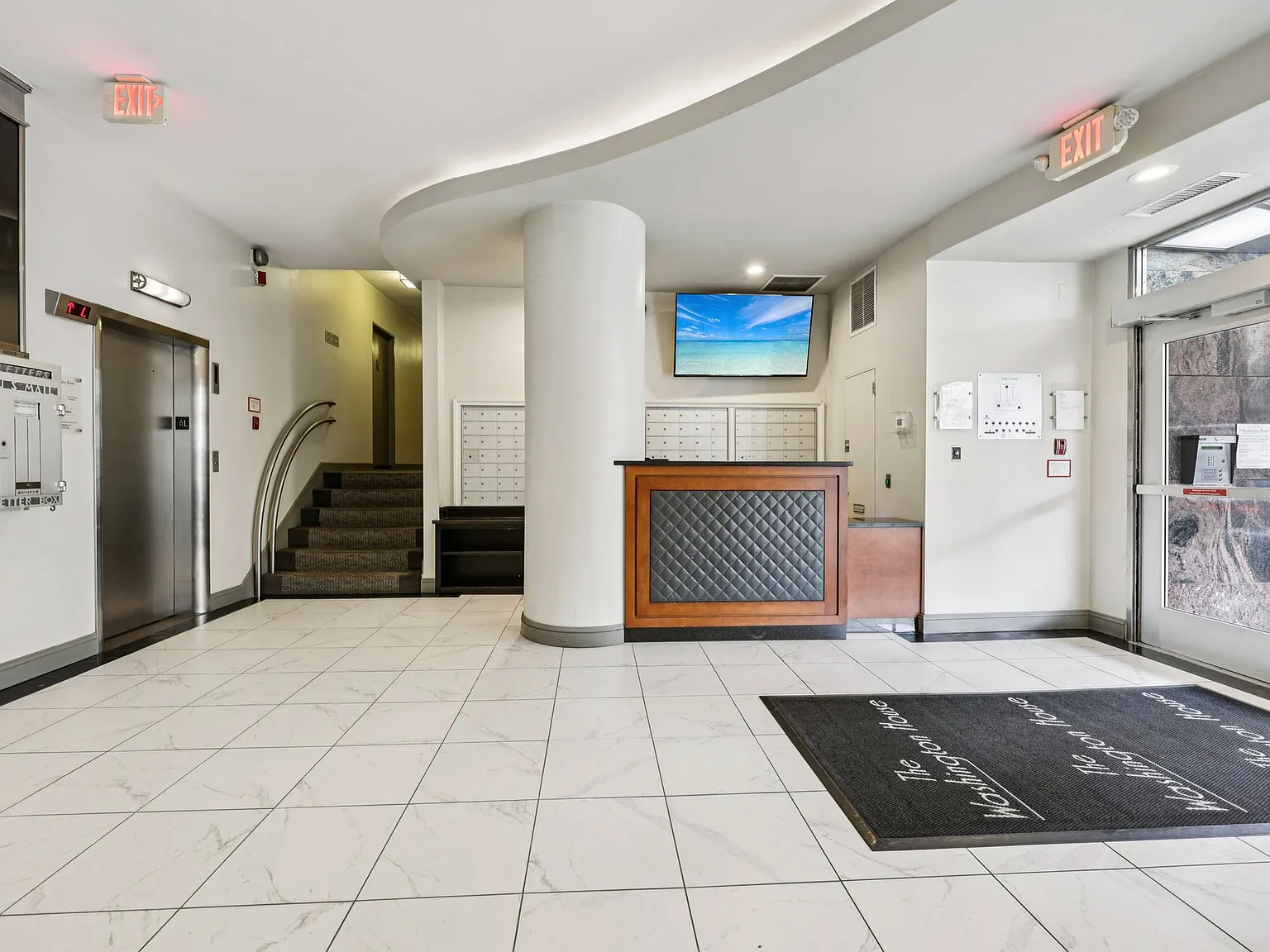 Washington House — Photo 2