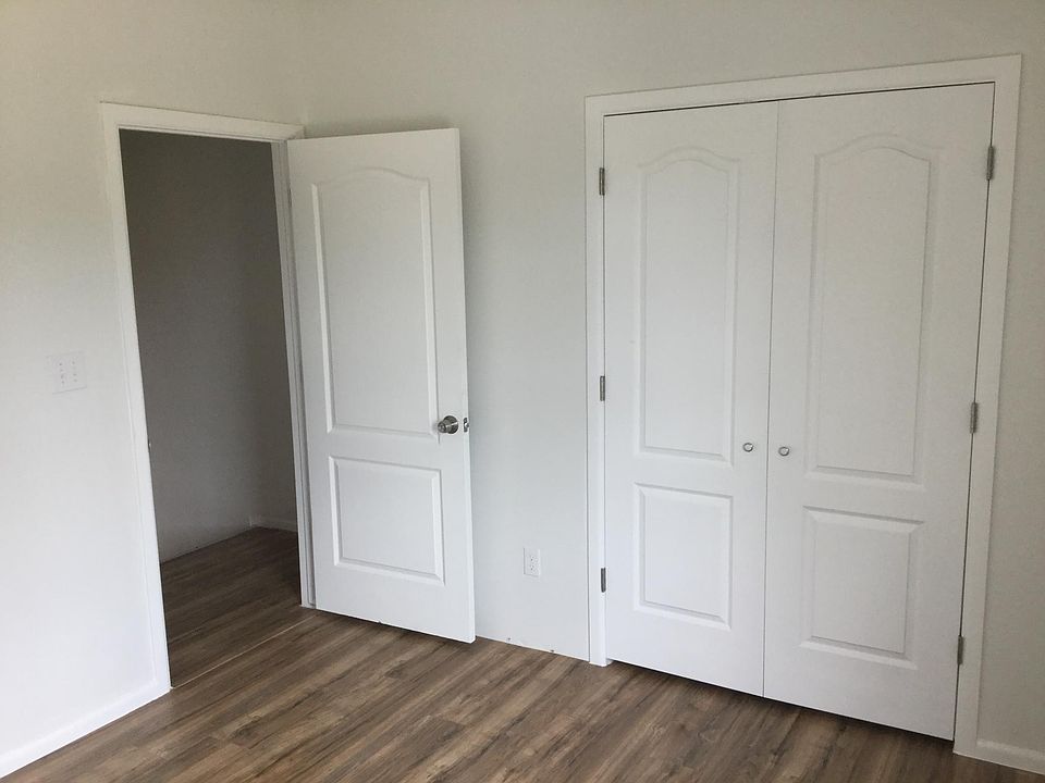 Upstairs Bedroom 1