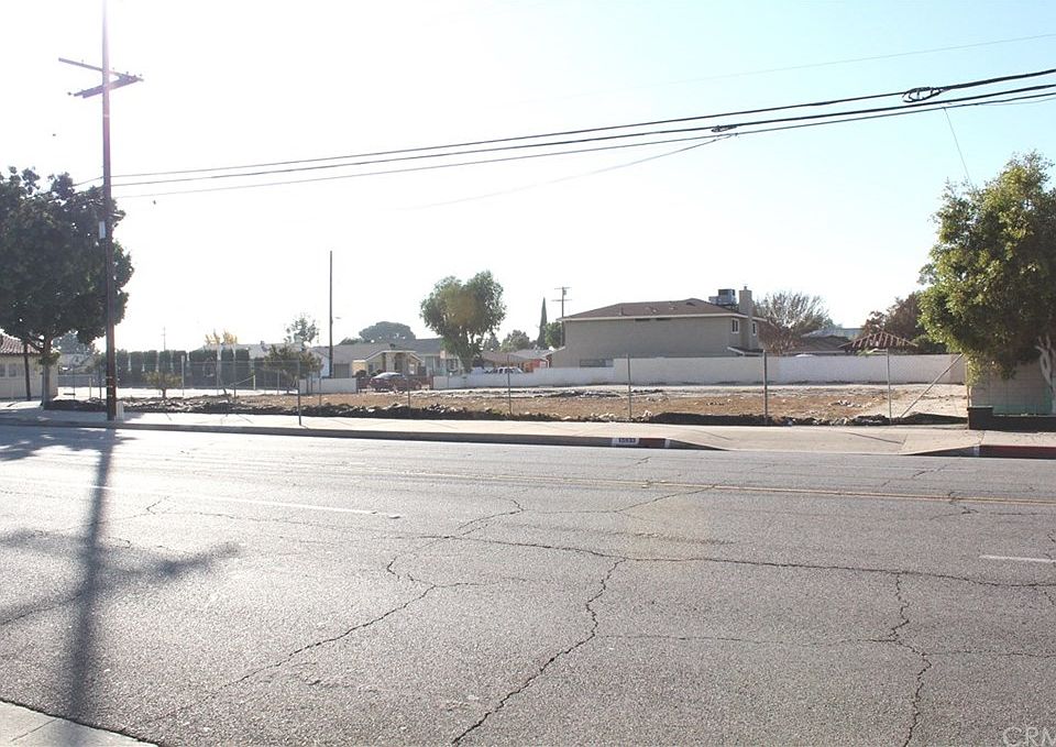 1st image of 15933 Clark Ave