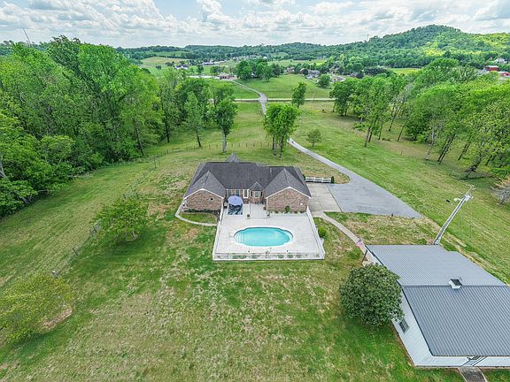 5th image of 590 Allisona Rd
