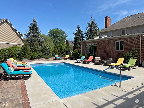 3rd image of 9980 Woodlands Dr