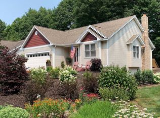 3740 N Lakeshore Dr, Holland, MI 49424