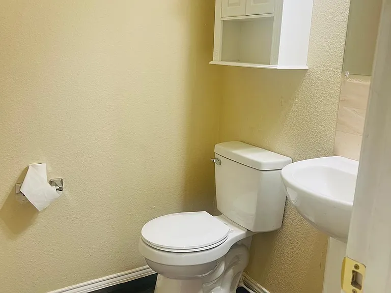 9200 Goldenview Dr — Photo 10