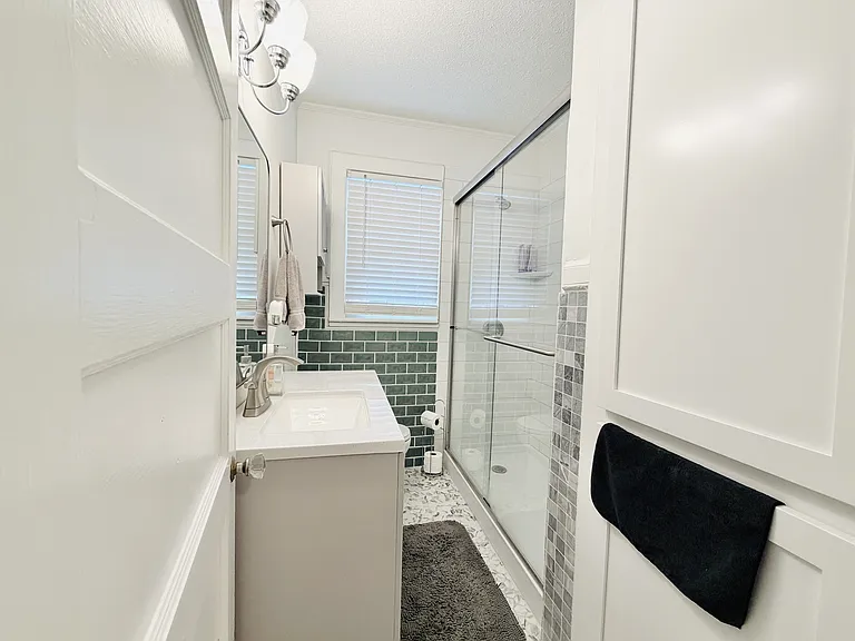 604 Oakland Ave — Photo 12