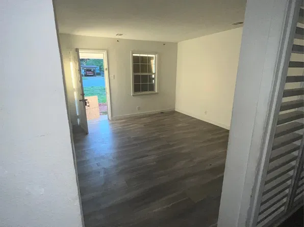 5025 E Berry St, Fort Worth, TX 76119