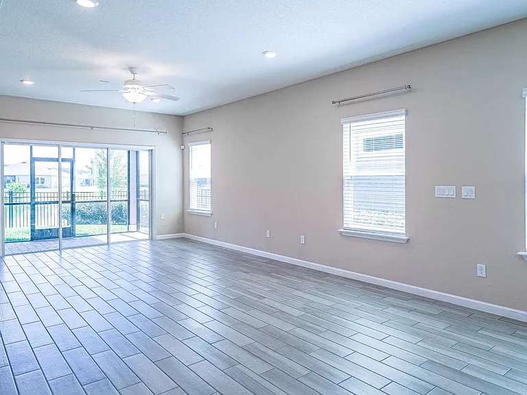 3935 Bloomfield Ct — Photo 12