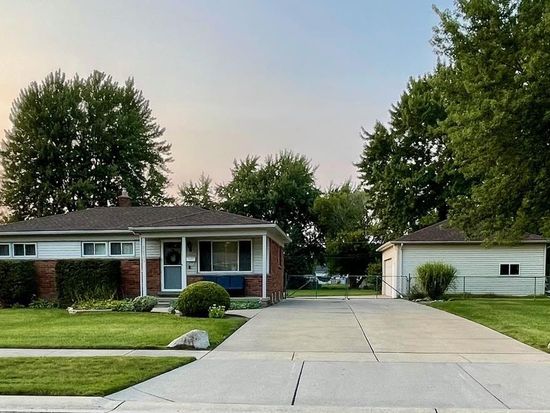 22703 Shiell St, Clinton Township, MI 48035