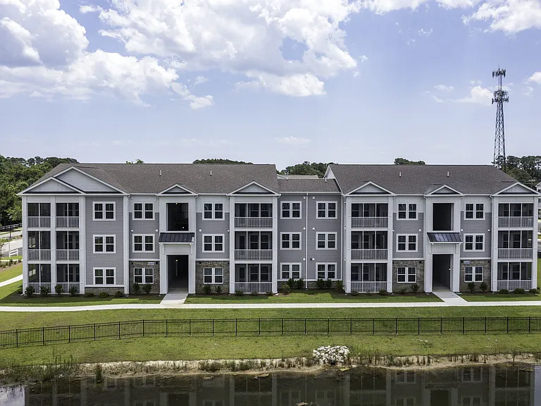 Anchor Pointe Apartments — Photo 31