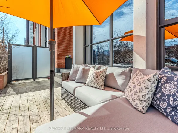 126 Saint David St, Toronto, ON M5A 0R1