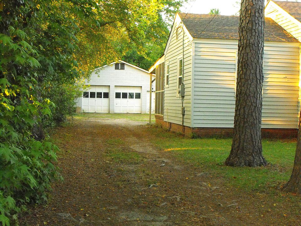 2nd image of 511 Pershing Dr