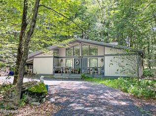 2225 White Oak Trl, Pocono Pines, PA
