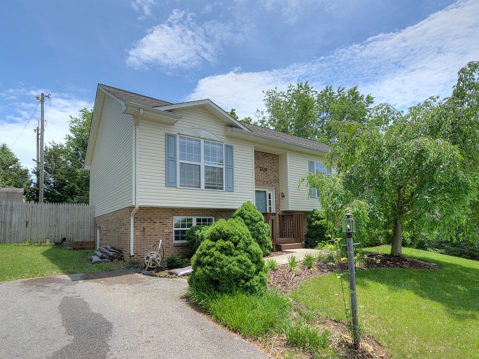 1st image of 206 Cedar Hill Dr