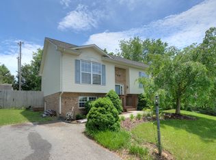 206 Cedar Hill Dr, Blacksburg, VA 24060