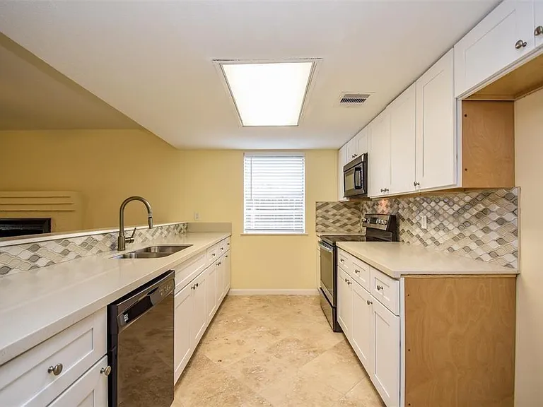 2110 Whiteback Dr — Photo 16