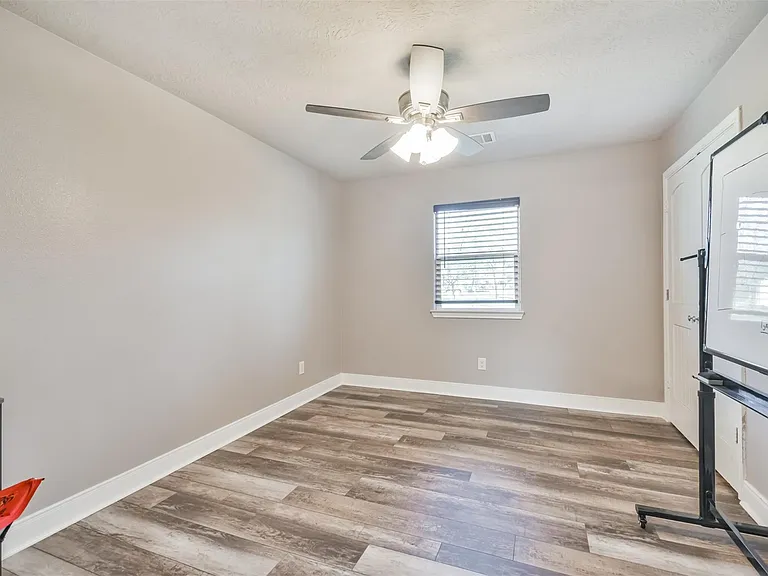 24237 Creekwood Dr — Photo 26