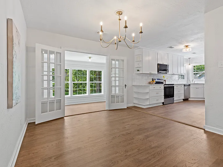 46 Vaughn Dr — Photo 8