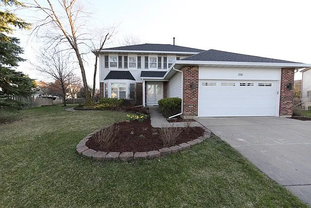 336 Hill Ct W photo 1
