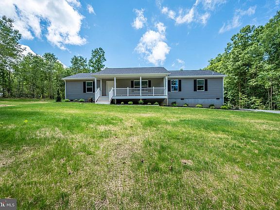 4th image of 211 Hotchkiss Dr