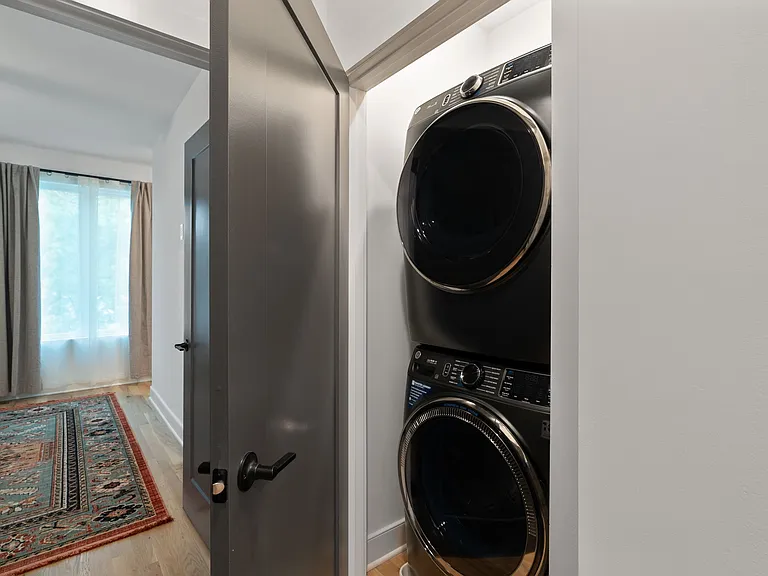 183 Moreland Ave SE #204 — Photo 20