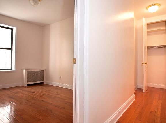 5th image of 48 Woodruff Ave APT B