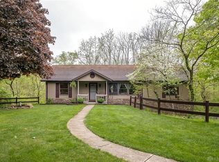 1033 Crystal Ln, Springfield, OH 45502