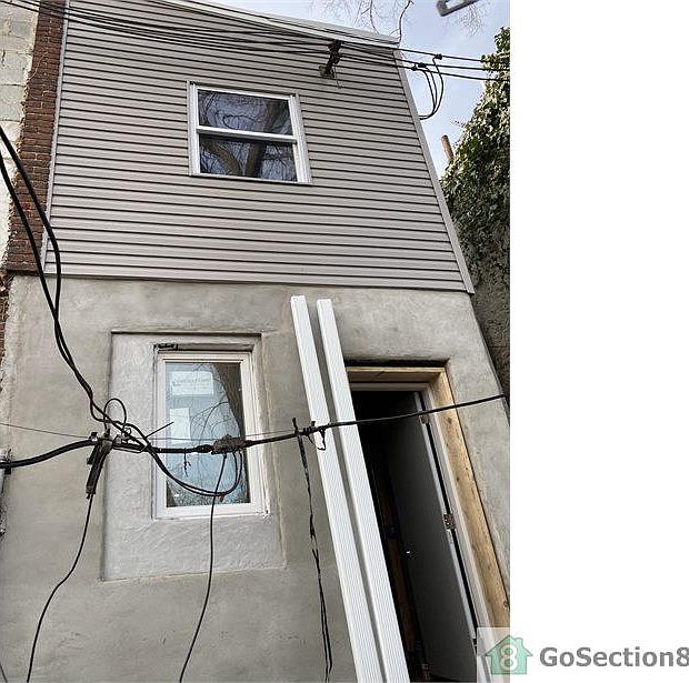 2nd image of 2213 N Cleveland St