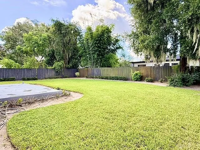 2408 Corrine Dr — Photo 27