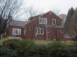 682 Tunxis Hill Rd, Fairfield, CT 06825