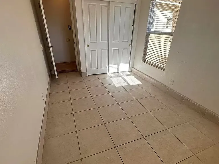 4625 Karnes Rd #C — Photo 1