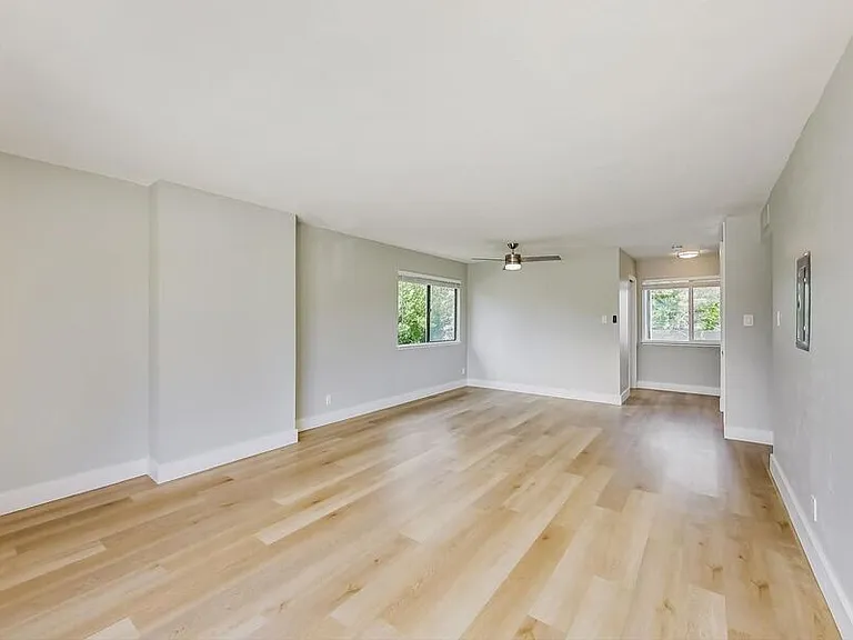 1709 Valota Rd — Photo 8