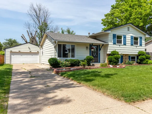 7013 Twana Dr, Urbandale, IA 50322