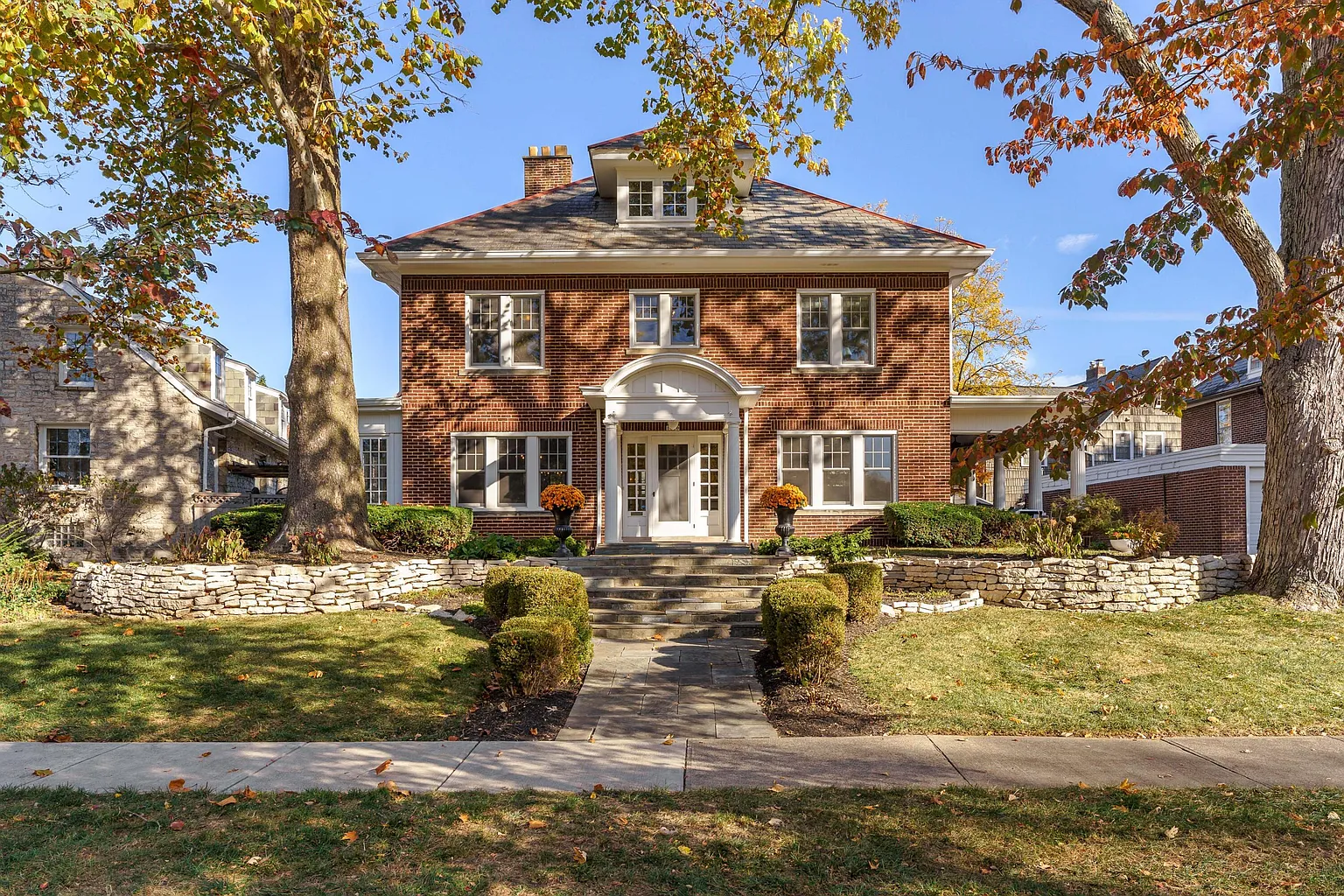 1890 Tremont Rd photo 1
