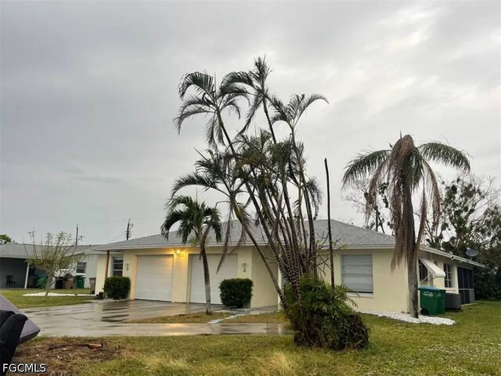 2 bed, 2.0 bath, 1100 sqft, $1,600 — Photo 2