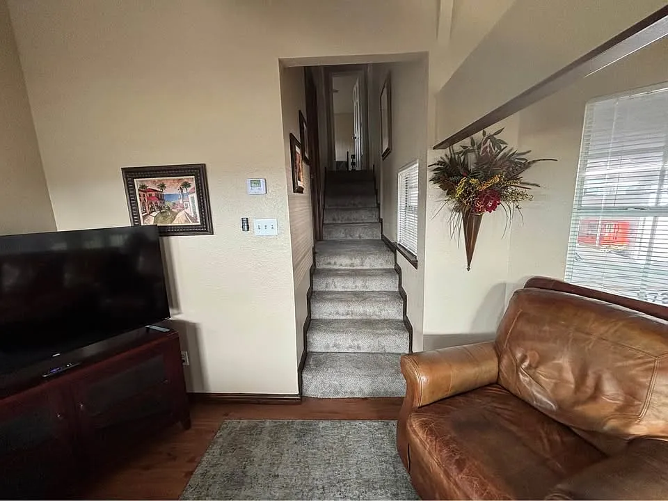 10015 Falcon Ln — Photo 3