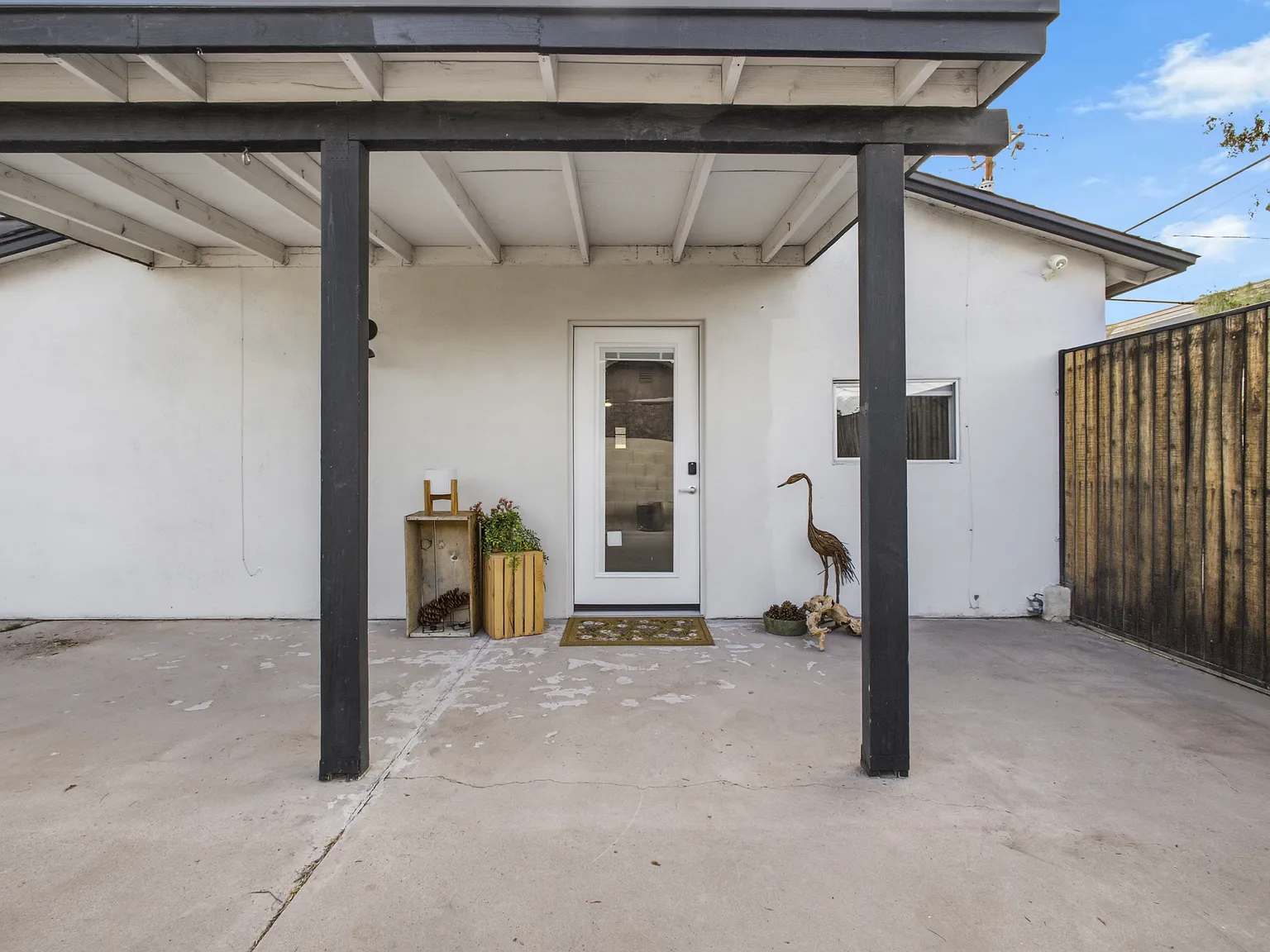 Studio, 625 sqft, $2,100 — Photo 1