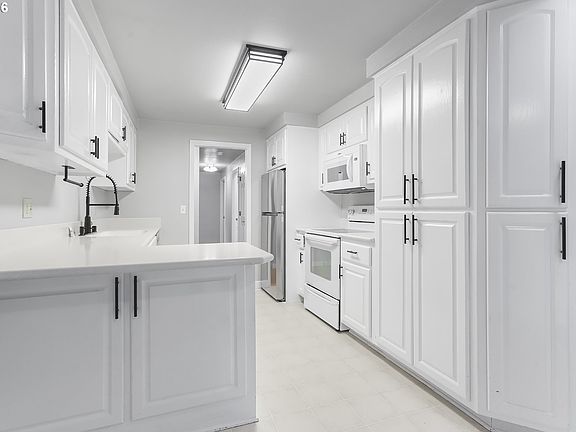3rd image of 6906 NE 133rd St